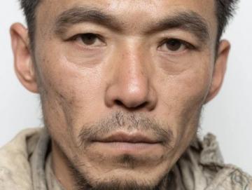 流浪汉捡钱上交警局暖心感动中国