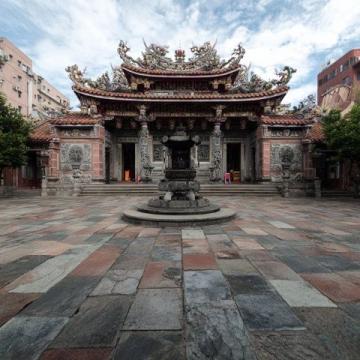 河南省濮阳市位于中华中部地带,是一个历史悠久、人文荟萃的地方
