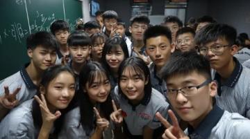 十名儿童千里寻梦之旅:从家乡到上海
