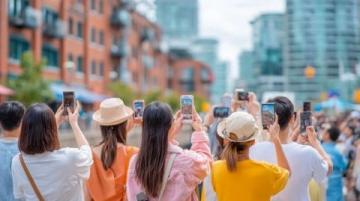 今年五一旅游市场火爆出乎意料国内外景点人潮涌动