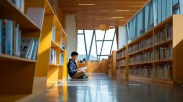 今天在合肥市中心图书馆学习时并没有向往常一样等到图书馆和书店还有城市书房都下班了