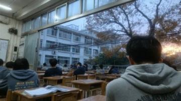 大连二十五中陪餐活动：舌尖上的温暖与守护