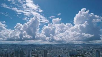 夏日炎炎下的城市变迁:花桥的生活之美与发展历程