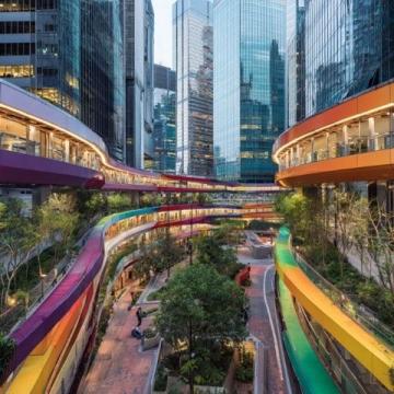 龙港地下商业街面临升级挑战，知名主播热议发展瓶颈与转型方向