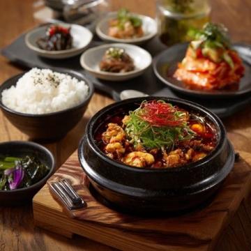 深圳GOGIYA韩国烤肉店:正宗韩味,特色小食无限享