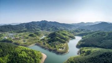 江河交汇京口瓜洲一水间