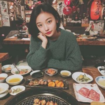 韩国女网红首次体验中国厨房：为何是男性在做饭？