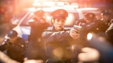 浙江海盐:全副武装特警送外卖,女子收到订单惊呆了!
