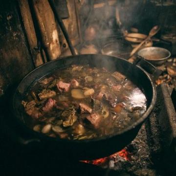 呼市传统名菜过油肉的制作与魅力探索
