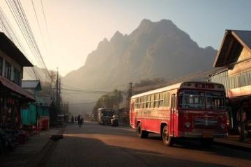 探秘中缅边境魅力小城瑞丽:自然、风情与美食之旅