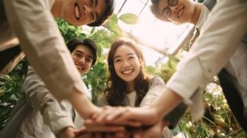 如何在上海定制一场难忘的室内年会与团队建设活动?