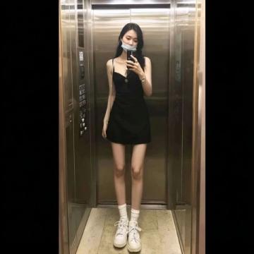 74岁刘晓庆晒照庆五一，逆龄状态惊呆网友这确定不是47岁？