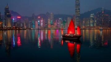 枕着维港的星光入眠