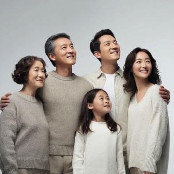泰剧男神Pong携家人空降成都，开启家庭暖游记！回忆杀来袭，温情满满！