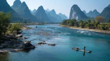 东江岸畔的放生盛景:台江边的如画风光