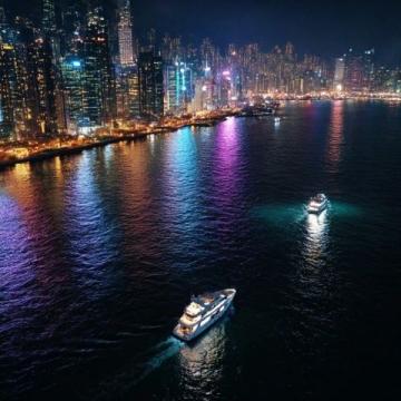 魅力香港之行:维港夜景、山顶鸟瞰与迪士尼梦幻之旅