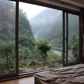 在黄山住了两天,尝试了新鲜而又便利的餐饮体验