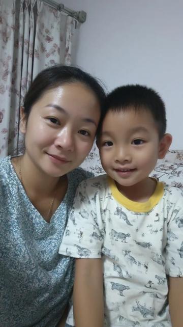 浙江暖心一幕:收费员为司机孩子递热水,温暖人心