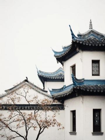 广东潮州,这座被誉为岭海名邦海滨邹鲁的千年古城,既是潮汕文化的发源地