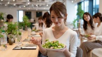 上班族常见的工作餐:实惠快捷,兼顾口与营养