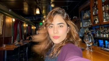泪目！饭店里女孩求助邻座夫妻获暖心援助