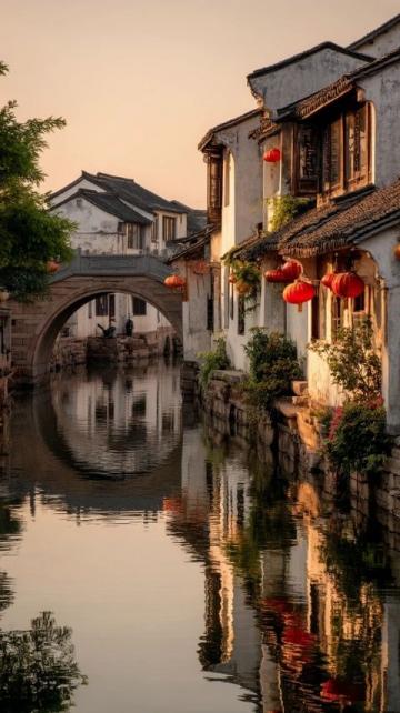 湖州是一座具有2300多年历史的江南古城,有丝绸之府,鱼米之乡,文化之邦的美