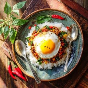 泰国清迈必尝美食推荐：宁曼路15家特色餐馆探索指南