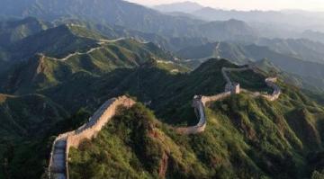 探索北京7-9月团建新体验:8大活动圣地,从湖畔露营到草原探险,打造难忘团队回忆!