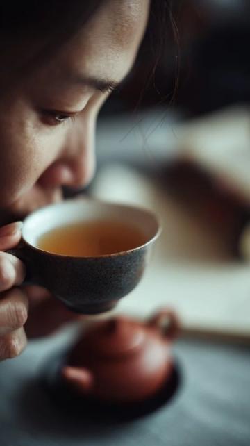 岁月流逝如陈茶,记忆如泡沫