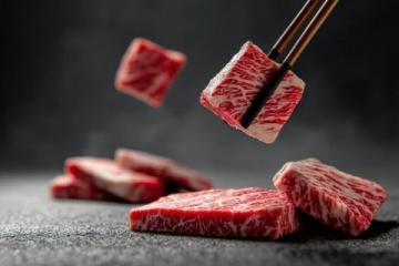 肉类烹饪之谜:为什么牛肉能煮熟,而猪肉就难以掌控?