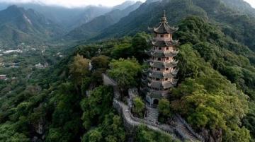 台湾风光旖旎,人文与美食独具特色