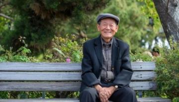 八十四岁依然健康活力:我爸的长寿秘诀与家族基因影响
