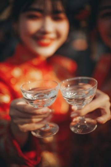 年夜饭必备美酒推荐：茅台、五粮液等佳酿选择指南