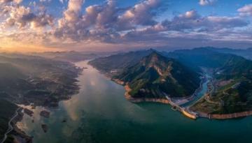 广东省阳江市的滨海旅游线路,都集中建好、宽阔、美观地分布在三处地方!