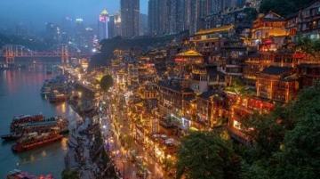 重庆8D魔幻城市必游景点与特色体验推荐
