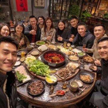 重庆鱼火锅加盟:八味锅创新融合滋补药材的独特美食体验