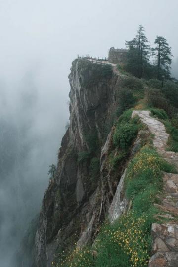 武功山:雨后的艰难抉择