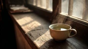 岁月流逝如陈茶,记忆如泡沫