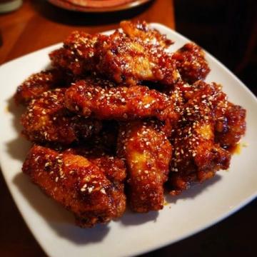 桂林江君烤翅:独家秘制爆辣风味美食探店