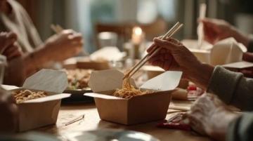 单位食堂20元盒饭引争议:有人嫌贵有人赞好吃