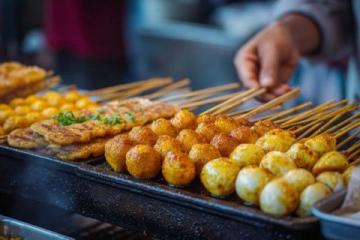 西双版纳之夜:美食与繁华下的告庄星光夜市
