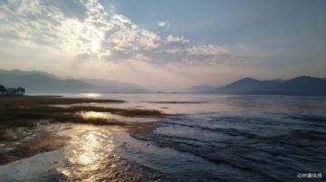 玉溪抚仙湖的月亮湾美食之旅