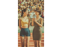 赵心童捧冠亲吻奖杯 美丽女友与经纪人在场边惊喜亮相