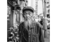 香港"糖水伯"：白发老人的甜蜜街头生意