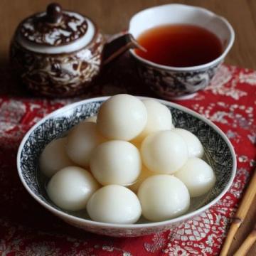 自制莲子桂圆红枣汤,温暖又滋补的秘密武器
