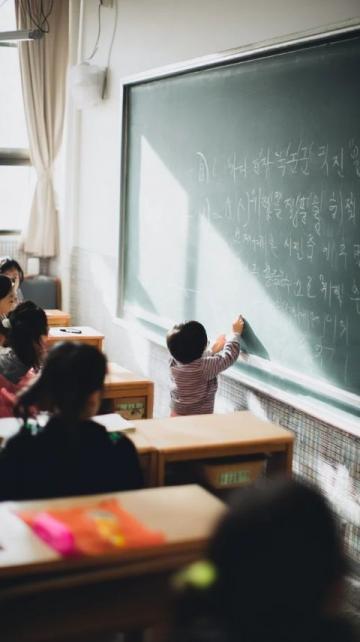 城东附幼教师集体充电,理论知识测试助力专业成长