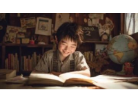 小男孩A4纸“粮票”付账，网友热议：珍惜感恩的节俭少年