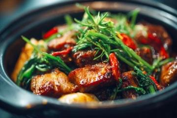 百色市的特色美食丰富多样,以下是一些具有代表性的美食