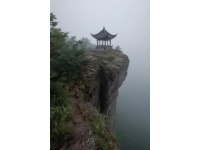探索仙华山巅夜宿金华柏丽：梦幻旅程中的宁静优雅