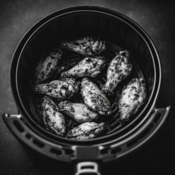 空气炸锅版奥尔良鸡翅(空气炸锅鸡翅美食)